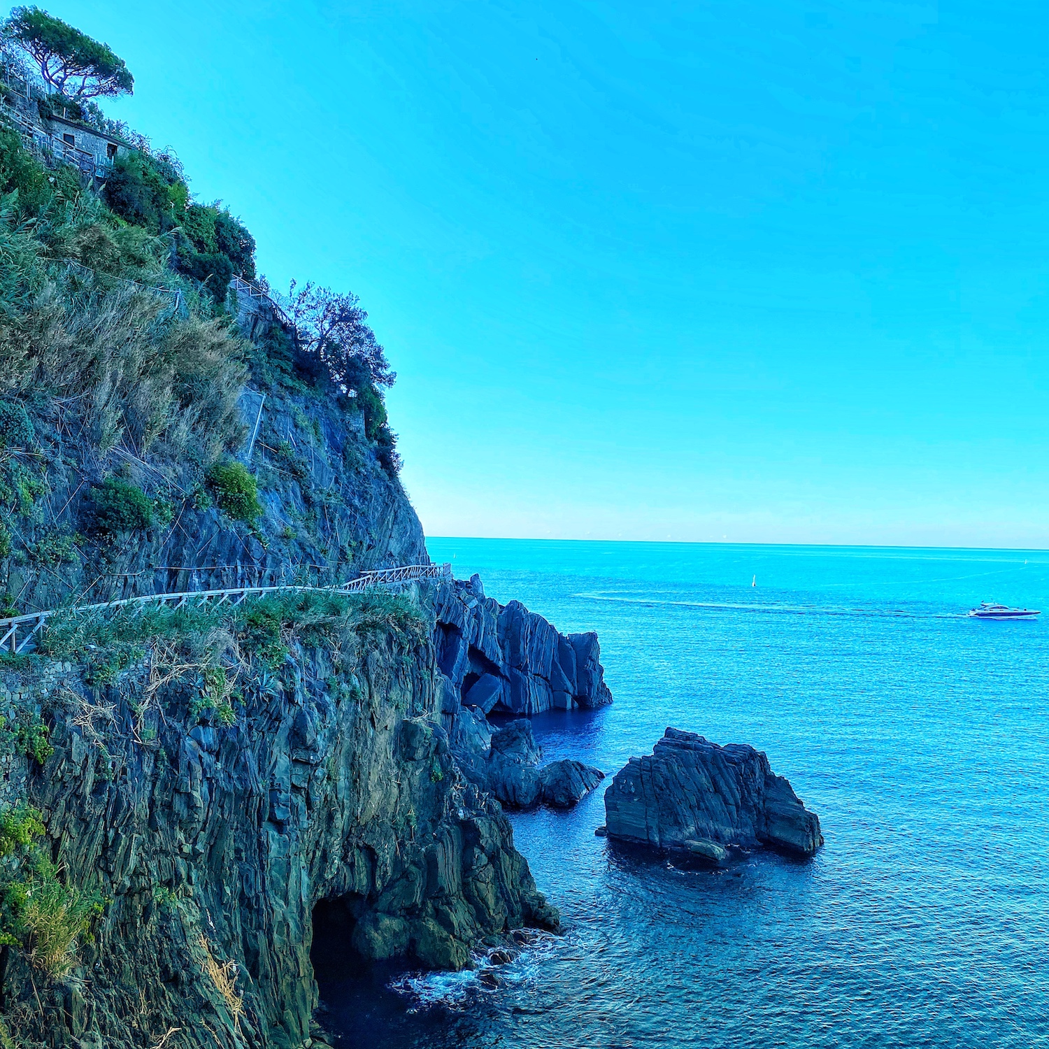 cinque terre trail in italy